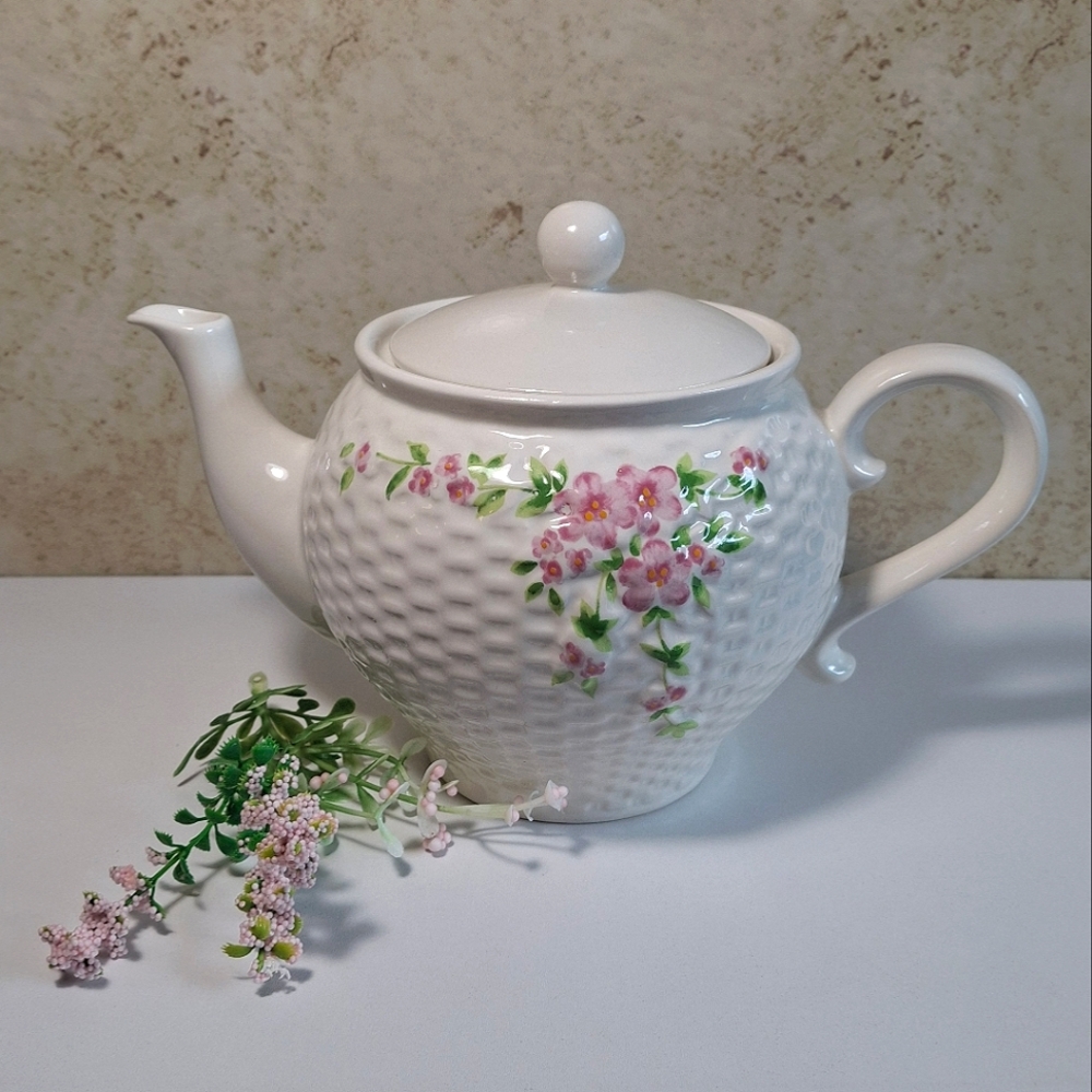Vintage Teleflora Tea Pot Basket Weave Texture Pink Flowers 1985 Japan